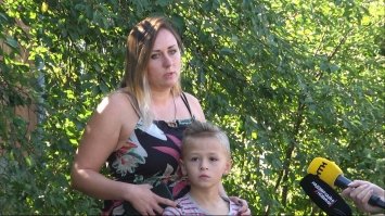 Небезпечне сусідство: рівняни потерпають від сусідки, яка несе непотріб до свого помешкання
