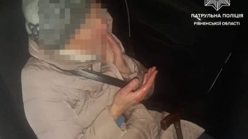 Патрульні повернули додому пенсіонерку, яка заблукала в Рівному