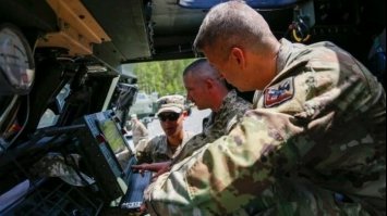 Перші РСЗВ HIMARS вже прибули в Україну — Резніков