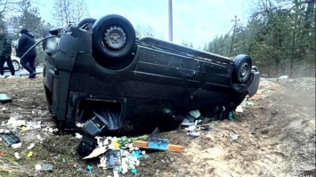 Під час обгону в’їхав у зустрічний автомобіль