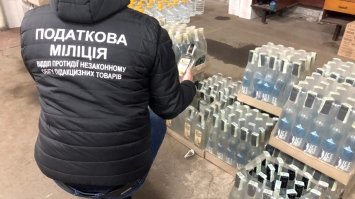 Підпільний склад-магазин з алкоголем виявили у Рівному