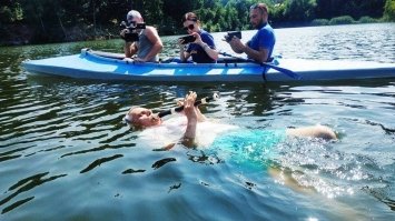 Плив на спині та грав на флейті: на Харківщині поставили рекорд України