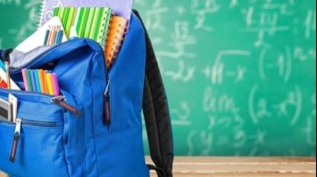 По 2 тисячі на школяра: родини з Рівненщини отримали допомогу на 1 вересня