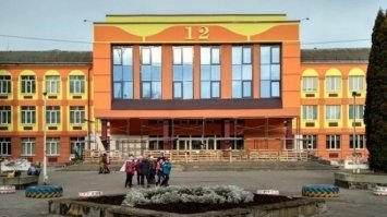 Рівненські школярі сьогодні повертаються за парти