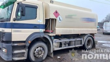 Рівнянин викрав і продав чужий бензовоз