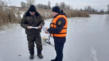Рятувальники  пішли до рибалок