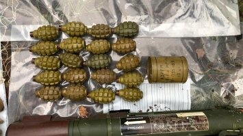 СБУ знайшла в лісосмузі цілий арсенал