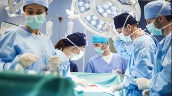 Серце генетично модифікованої свині вперше пересадили людині