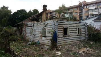 “Шевченківську” хату відбудують заново