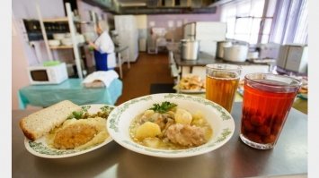  Школярі їстимуть менше хліба і цукру, натомість більше фруктів