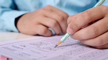 Школярі, за найвищі результати ЗНО, зможуть отримати стипендію