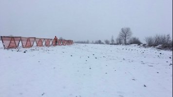 Снігозатримувальні щити встановлюють вздовж доріг Рівненщини