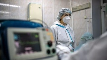 Сто пацієнтів з коронавірусом – у тяжкому стані