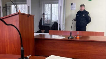Стрілок, який з автомата пальнув по молодиках, своєї вини не визнає