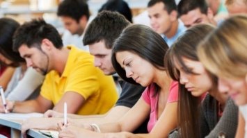 Студентів за списування хочуть штрафувати на 17 тис. гривень