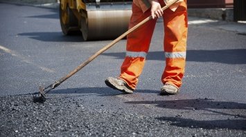 Судитимуть двох братів, які «відмили» понад 400 тис. на ремонті доріг