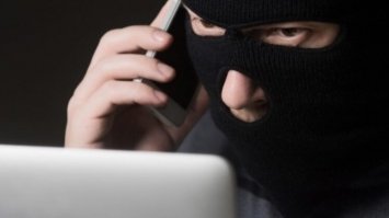 Трьох жителів Рівненщини ошукали аферисти