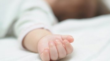 У Дніпрі мати зробила смертельний укол однорічному сину: подробиці трагедії