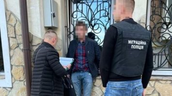 У готелі на Рівненщині поліція затримала 26-річного сутенера