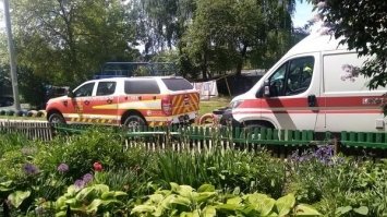 У Млинові рятувальники разом з медиками допомогли важкохворому чоловіку