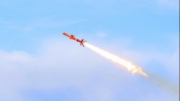 У ніч на 12 квітня росіяни вдарили ракетою по Хмельниччині