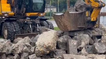 У Рівному демонтували останній радянський пам`ятник
