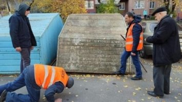 У Рівному готуються знести майже три десятки незаконних гаражів