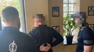 У Рівному на хабарі затримали патрульного поліцейського