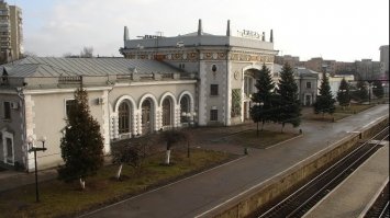 У Рівному під потягом загинула жінка