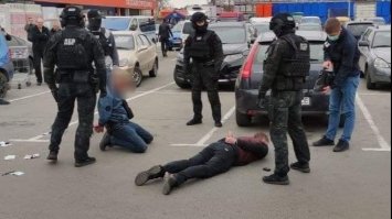 У Рівному судитимуть поліцейських, які вимагали 500 доларів хабара