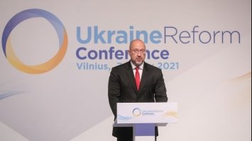Україна до кінця року отримає понад 47 млн доз вакцини проти COVID-19 — Шмигаль