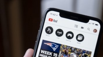 Українцям пояснили, чи законно завантажувати відео з YouTube