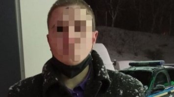В Рівному чоловік з наркотиками у кишені намагався пограбувати АЗС