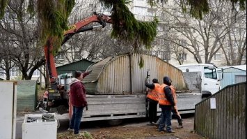 В Рівному демонтують незаконно встановлені гаражі