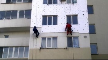 В Рівному загинув чоловік, який зірвався з восьмого поверху