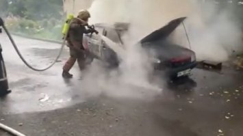 В Рівному згорів автомобіль 