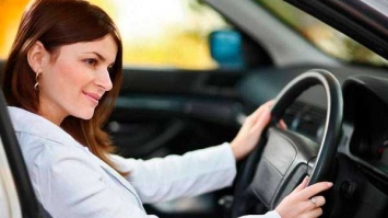  В Україні чоловіки почали масово дарувати авто своїм жінкам