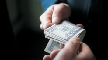 Варашівця оштрафували за дачу хабаря поліцейському