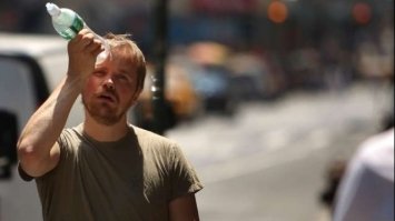 Вчені винайшли тканину, яка охолоджує тіло в спеку
