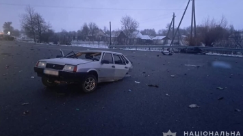 Від удару частину автомобіля відірвало