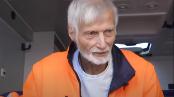 «Витратив усі свої заощадження та власноруч пригнав реанімобіль»: як 82-річний німець допомагає ЗСУ