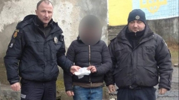 Вкрала виручку у підприємиці