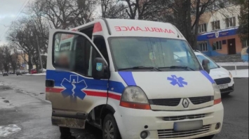 Водій «під кайфом» керував авто швидкої допомоги