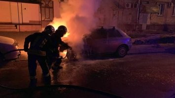 Вогонь пошкодив автомобіль у Рівному