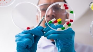 ВООЗ схвалила два нові препарати для лікування коронавірусу