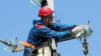 Вулиця Рівного на декілька днів залишилась без світла