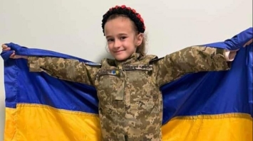 Юна волонтерка з Рівного збирає кошти на автомобіль для військовиків