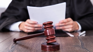 За крадіжку в сестри суд зобов`язав чоловіка прочитати твір 