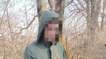За закладку – 60 гривень: у Рівному затримали молодика, який розповсюджував наркотики 