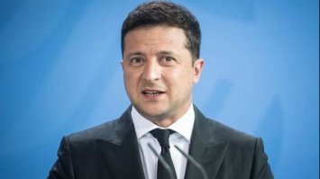 Зеленський на сноуборді привітав українців із Різдвом. Відео